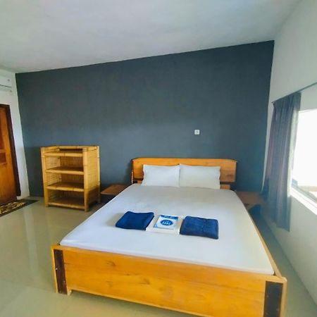 East Lombok Dive Hotel - 3 Private Rooms On The Beach With Seaview & Scuba Diving Center Labuhan Pandan Exterior foto