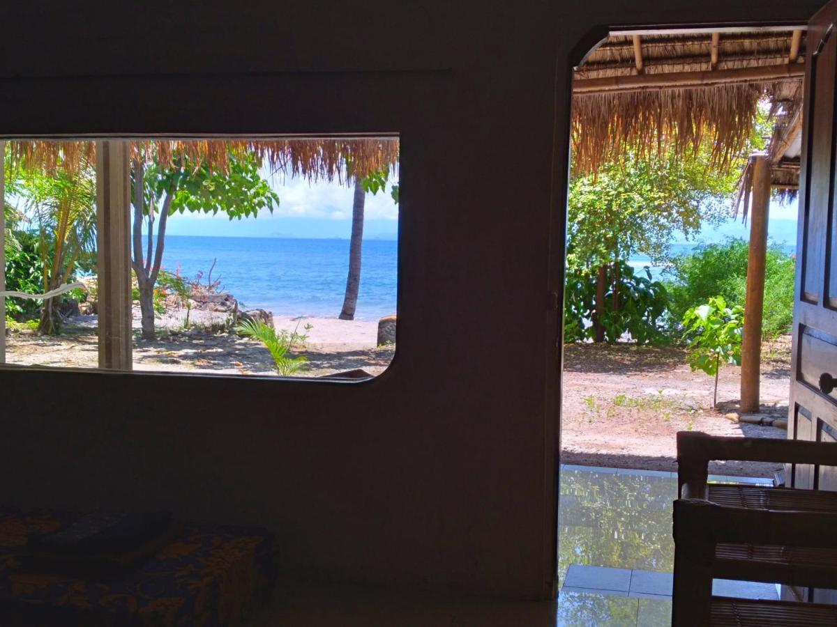 East Lombok Dive Hotel - 3 Private Rooms On The Beach With Seaview & Scuba Diving Center Labuhan Pandan Exterior foto