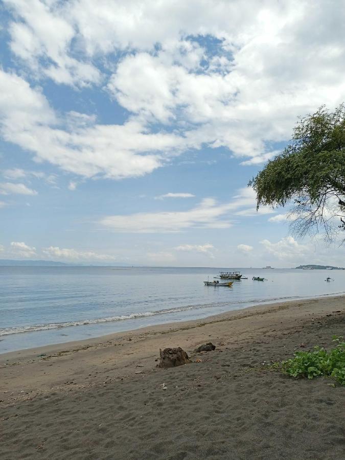 East Lombok Dive Hotel - 3 Private Rooms On The Beach With Seaview & Scuba Diving Center Labuhan Pandan Exterior foto